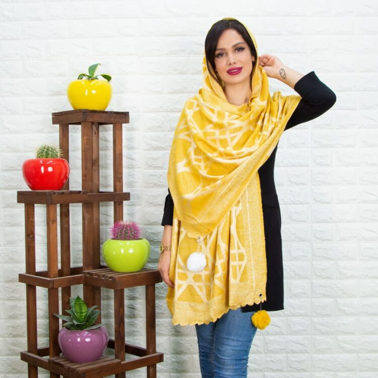 شال طرح دار پوم پوم