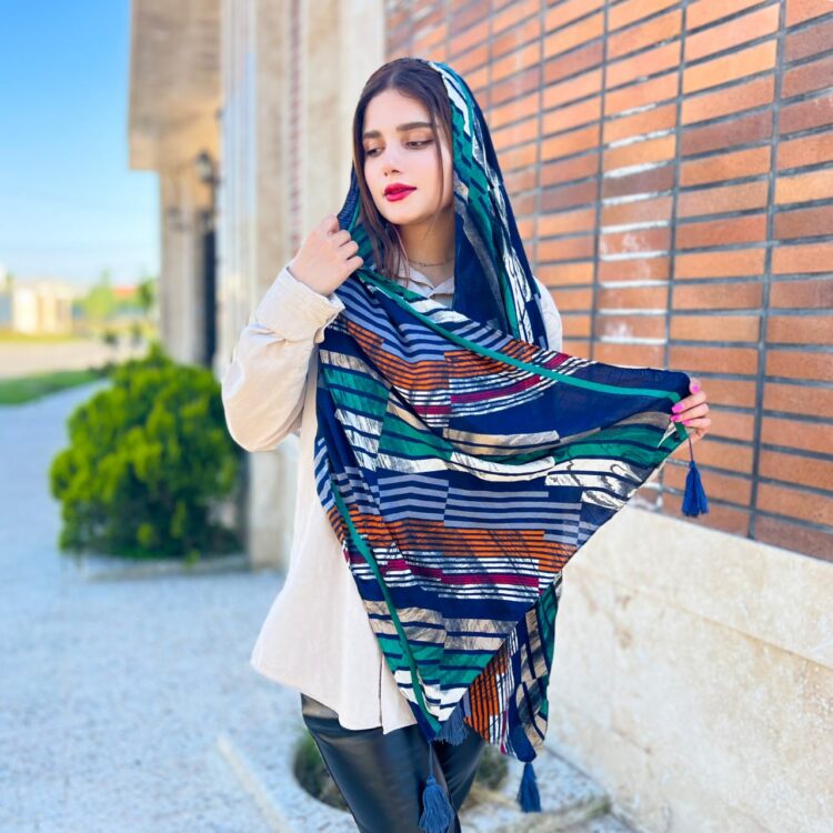 شال دخترانه طرح دار
