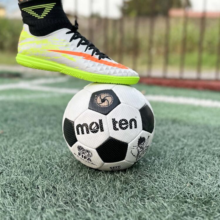توپ فوتبال مولتن سفید کد 16375