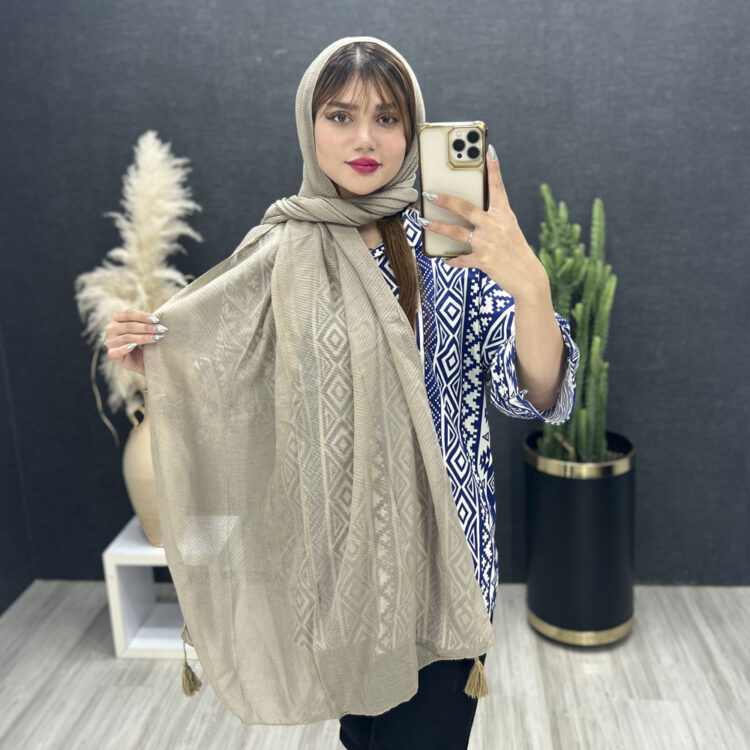 شال منگوله دار کد 16273 کرم