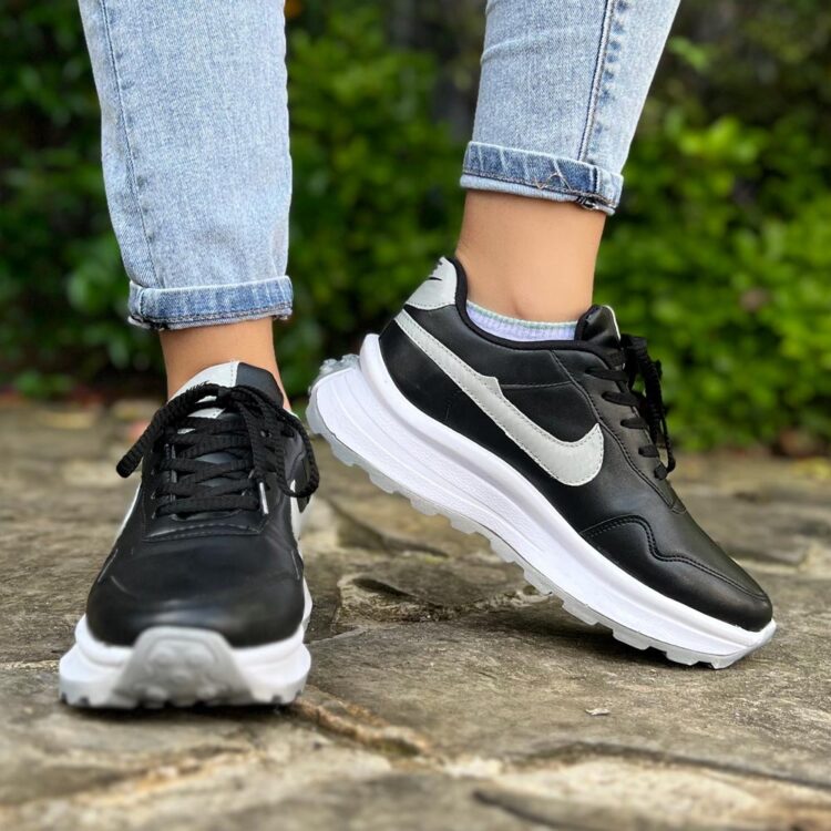 کتانی دخترانه نایک مشکی کد 17945