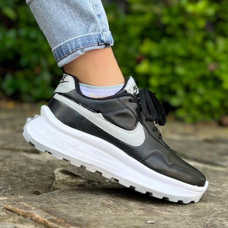 کتانی دخترانه نایک مشکی کد 17945