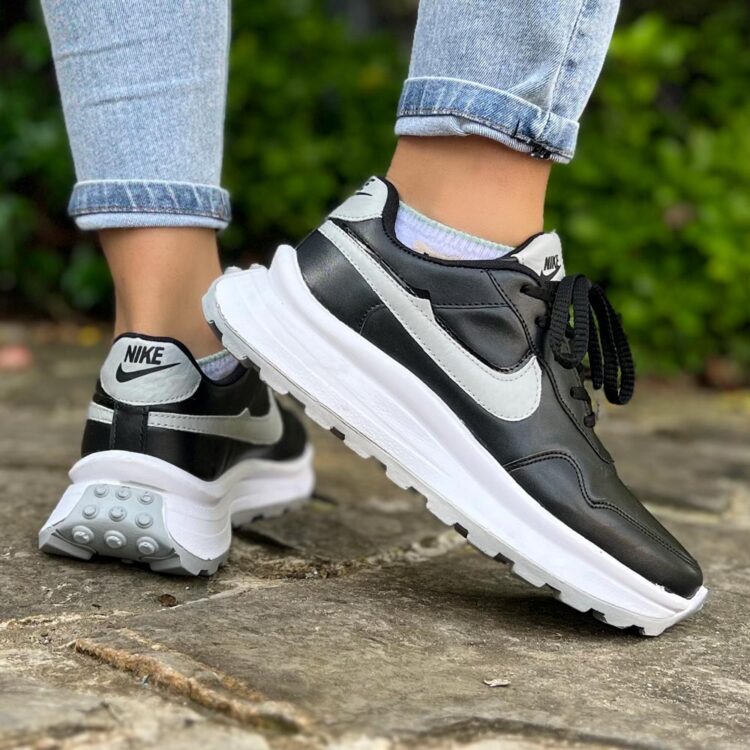 کتانی دخترانه نایک مشکی کد 17945