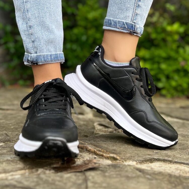 کتانی دخترانه نایک مشکی کد 17943