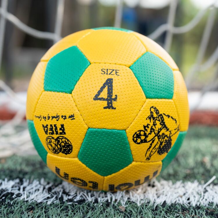 توپ فوتبال مولتن کد 18315