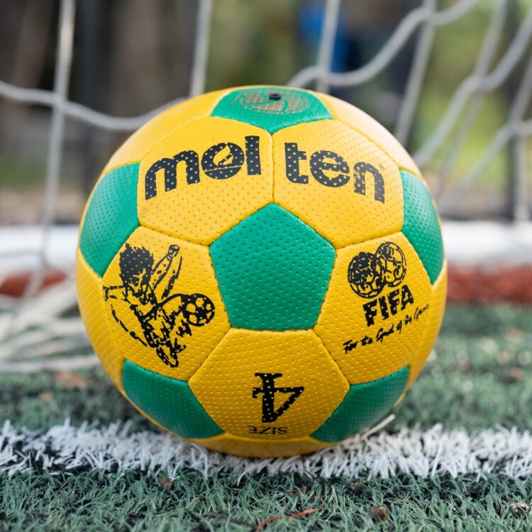توپ فوتبال مولتن کد 18315