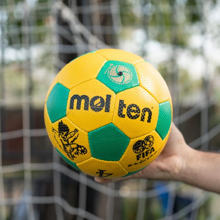 توپ فوتبال مولتن کد 18315