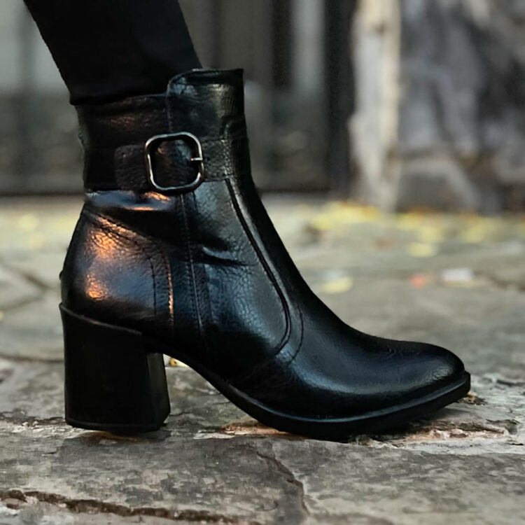 بوت دخترانه مشکی کد 18229