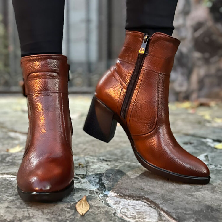 بوت دخترانه قهوه ای کد 18230