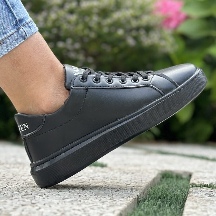 کتانی دخترانه مک کویین مشکی کد 21987