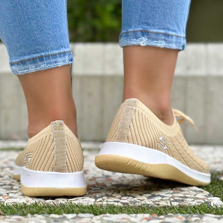 کتانی دخترانه اسکیچرز نخودی کد 19230