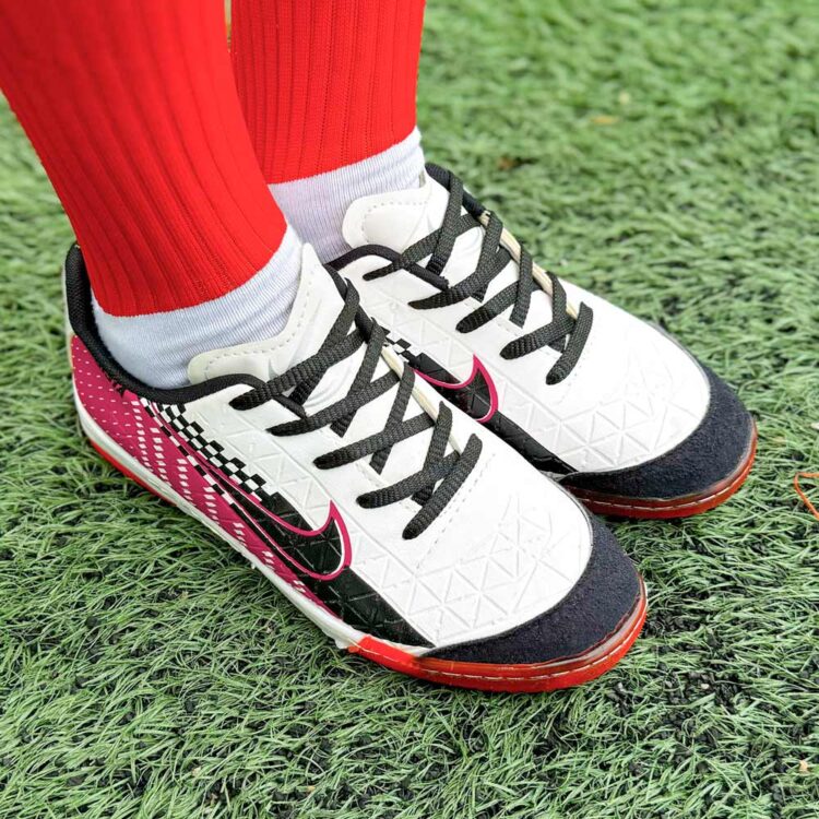 کتانی فوتسال نایک سفید کد 21582