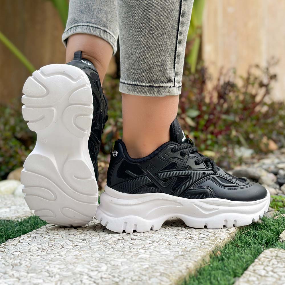 کتانی دخترانه لژ بلند مشکی کد 24373