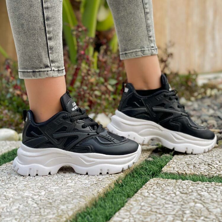 کتانی دخترانه لژ بلند مشکی کد 24373