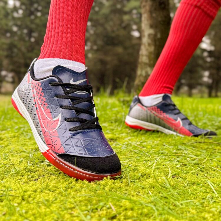 کتانی فوتسال نایک سرمه ای کد 24260