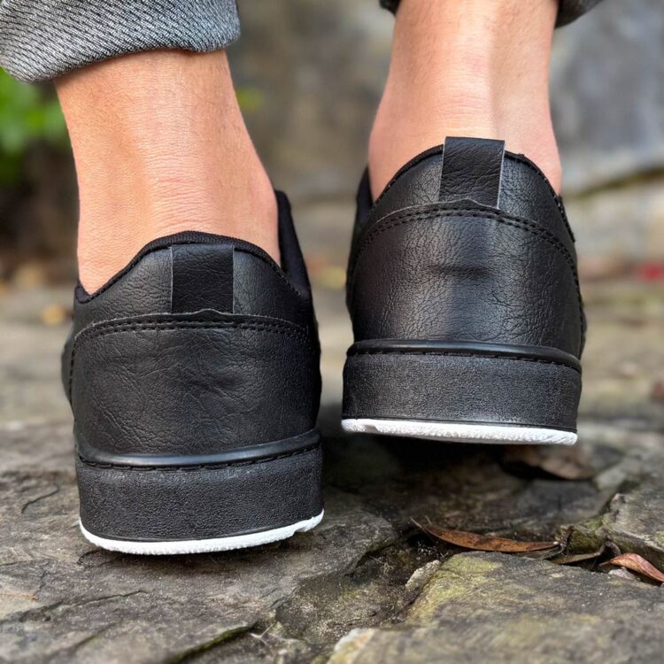 کتانی مردانه لاگوست مشکی کد 24372