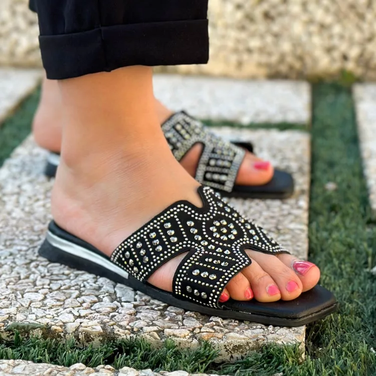 صندل دخترانه نگین دار مشکی کد 25546