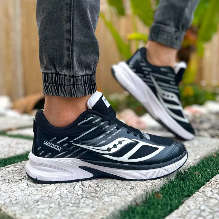 کتانی مردانه Saucony مشکی کد 25834