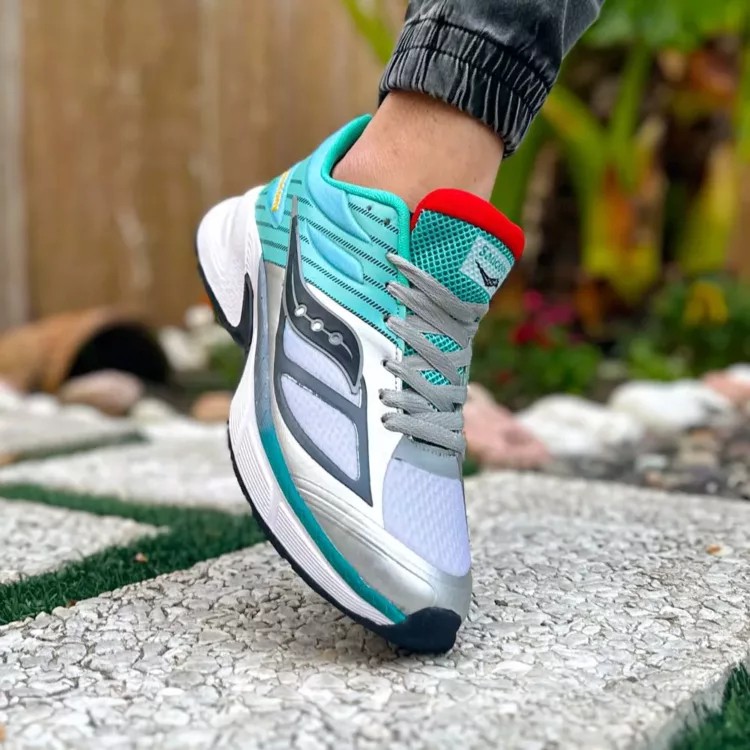 کتانی مردانه Saucony فیروزه ای کد 25832