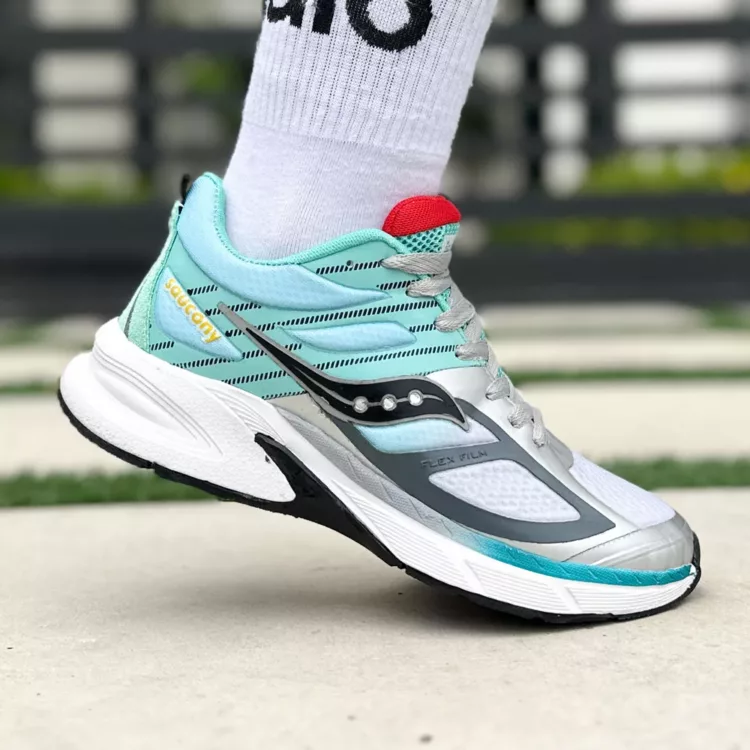 کتانی دخترانه Saucony فیروزه ای کد 25836