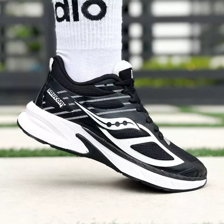 کتانی دخترانه Saucony مشکی کد 25837