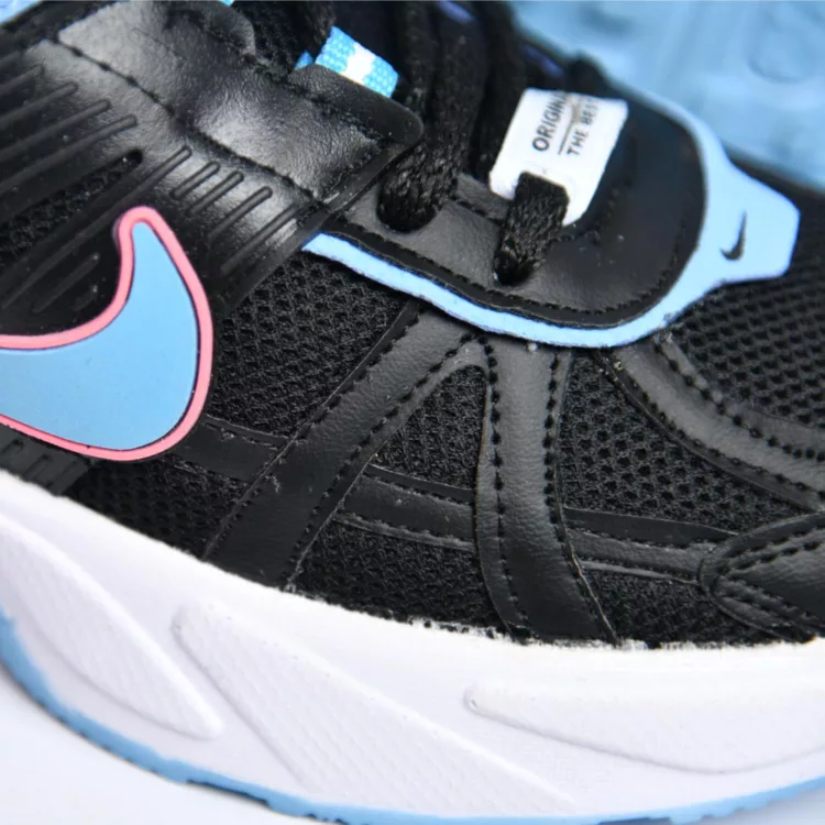 کتانی میانه نایک V2K مشکی کد 28096