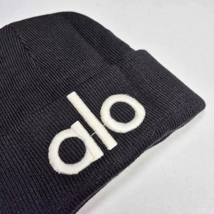 کلاه بافت Alo