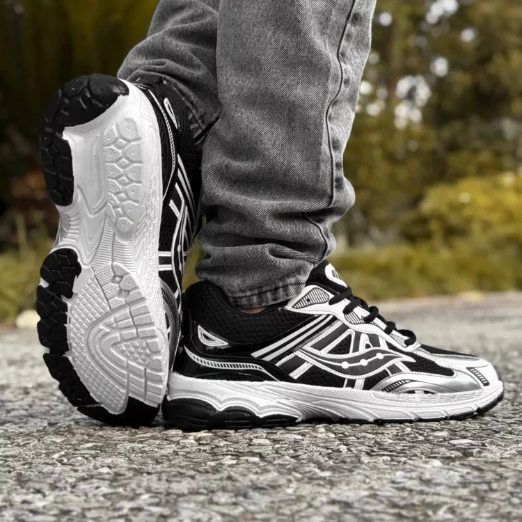 کتانی مردانه saucony مشکی کد 30325